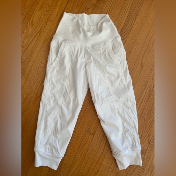 Lululemon capri pants/ leggings - Picture 4 of 4